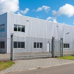 img of a commercial fence