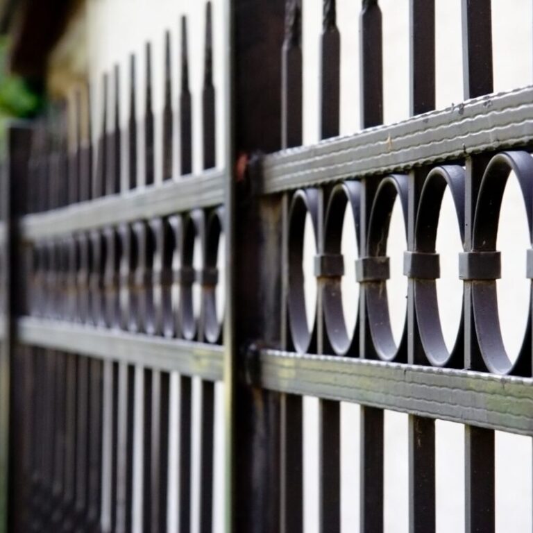 Choosing-the-Best-Backyard-Fencing-for-Privacy-and-Style4-1024x1024