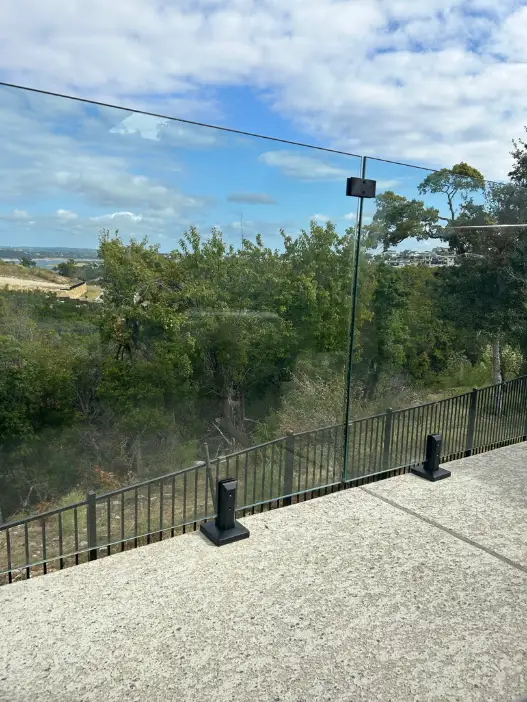 42IN Glass Railing - Pool2